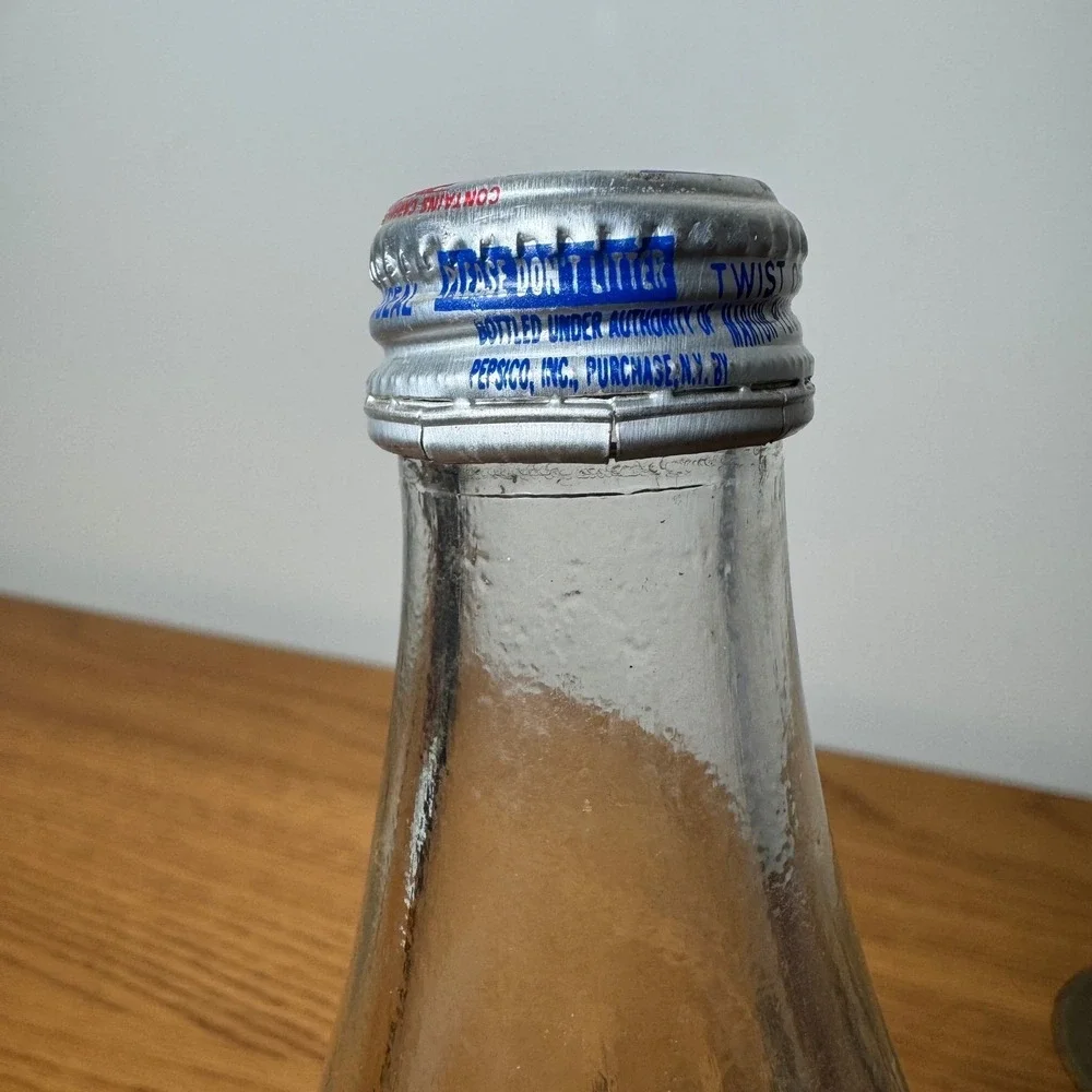 Vintage Pepsi Glass Bottle 32 oz 1 Quart Swirl Money Back‎ Bottle Sealed Reject
